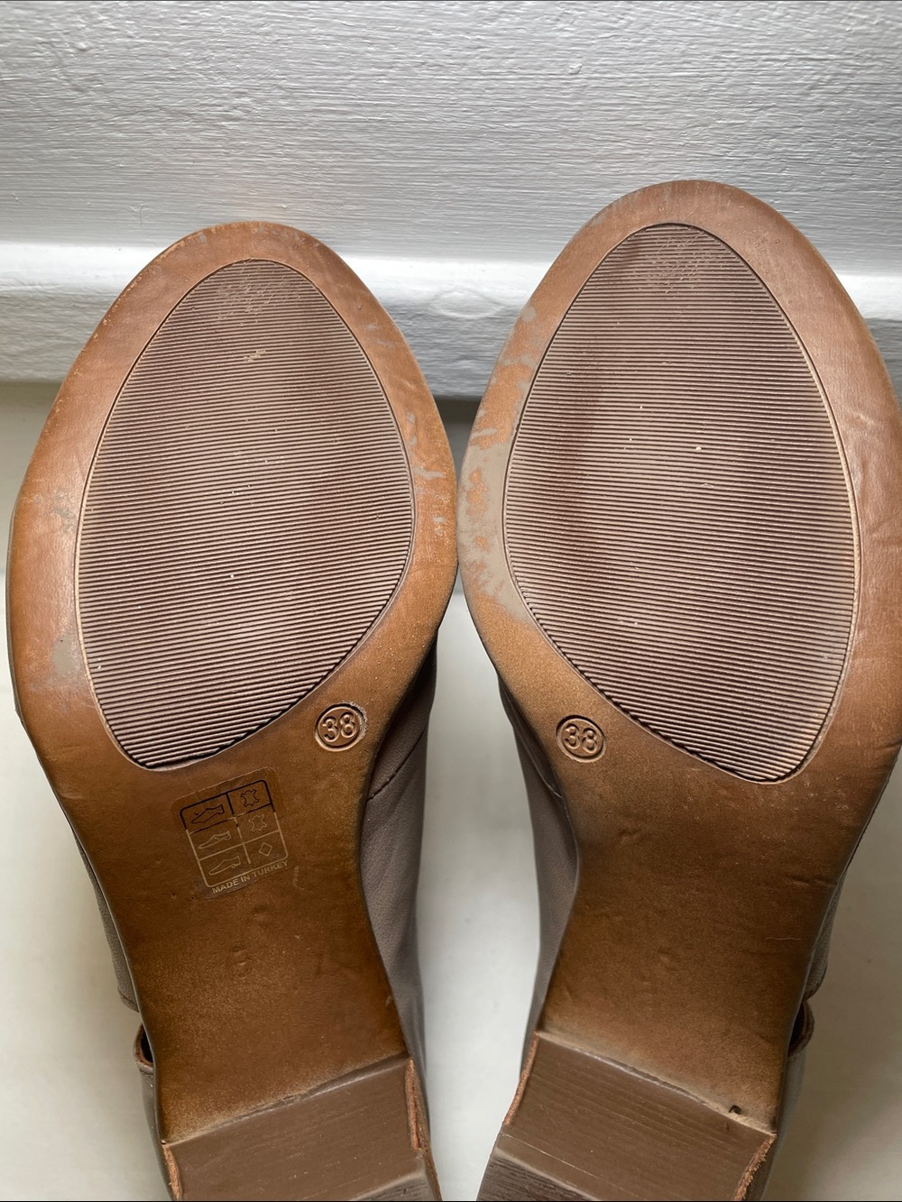 Bueno Usher Asymmetric stacked heel leather peep toe shoes women’s size 7.5-8 - Picture 13 of 16